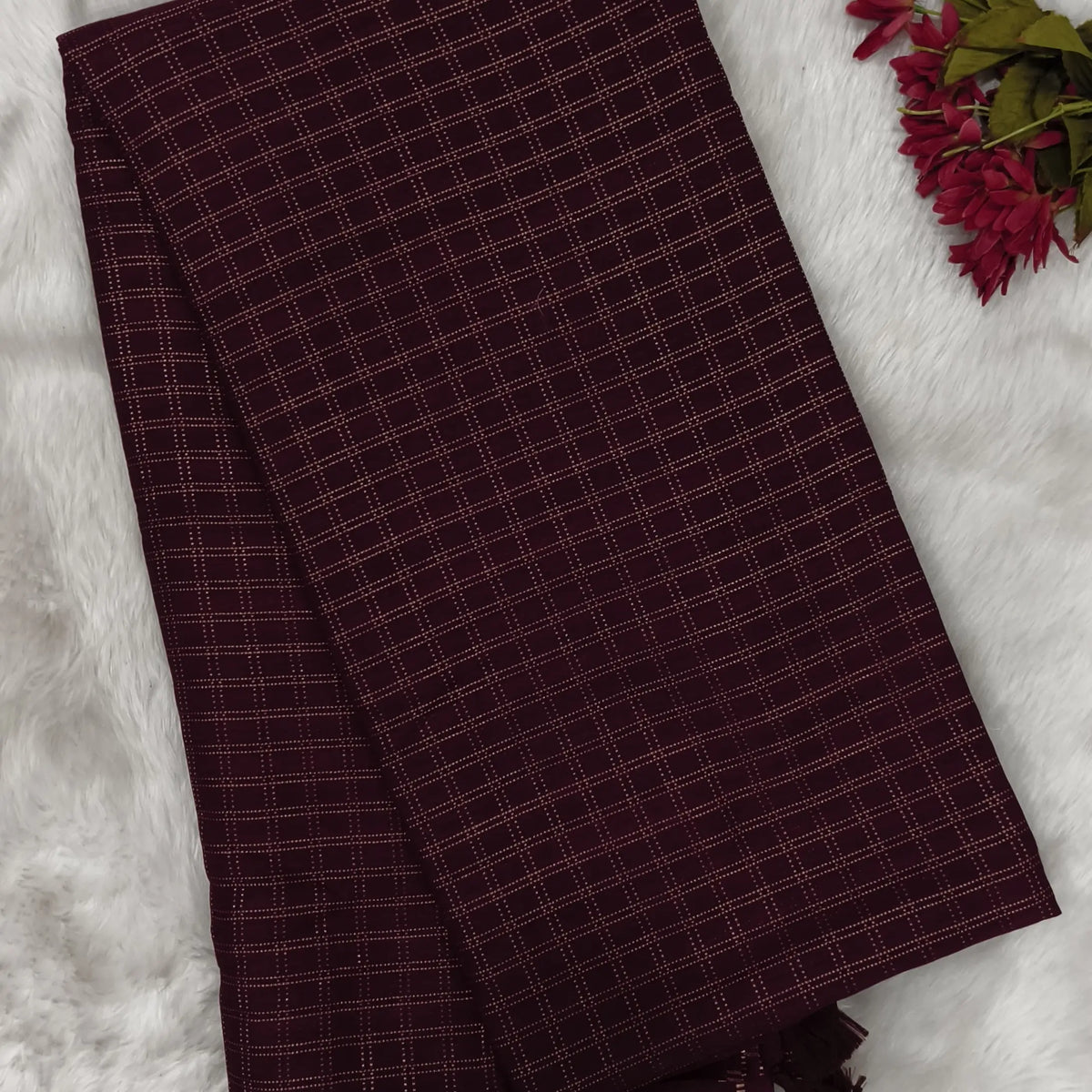 Dark pinkish maroon soft semi tussar saree (Soft, Thin) thread weaving all over, short plain pallu, plain running blouse with thin borders. NS302