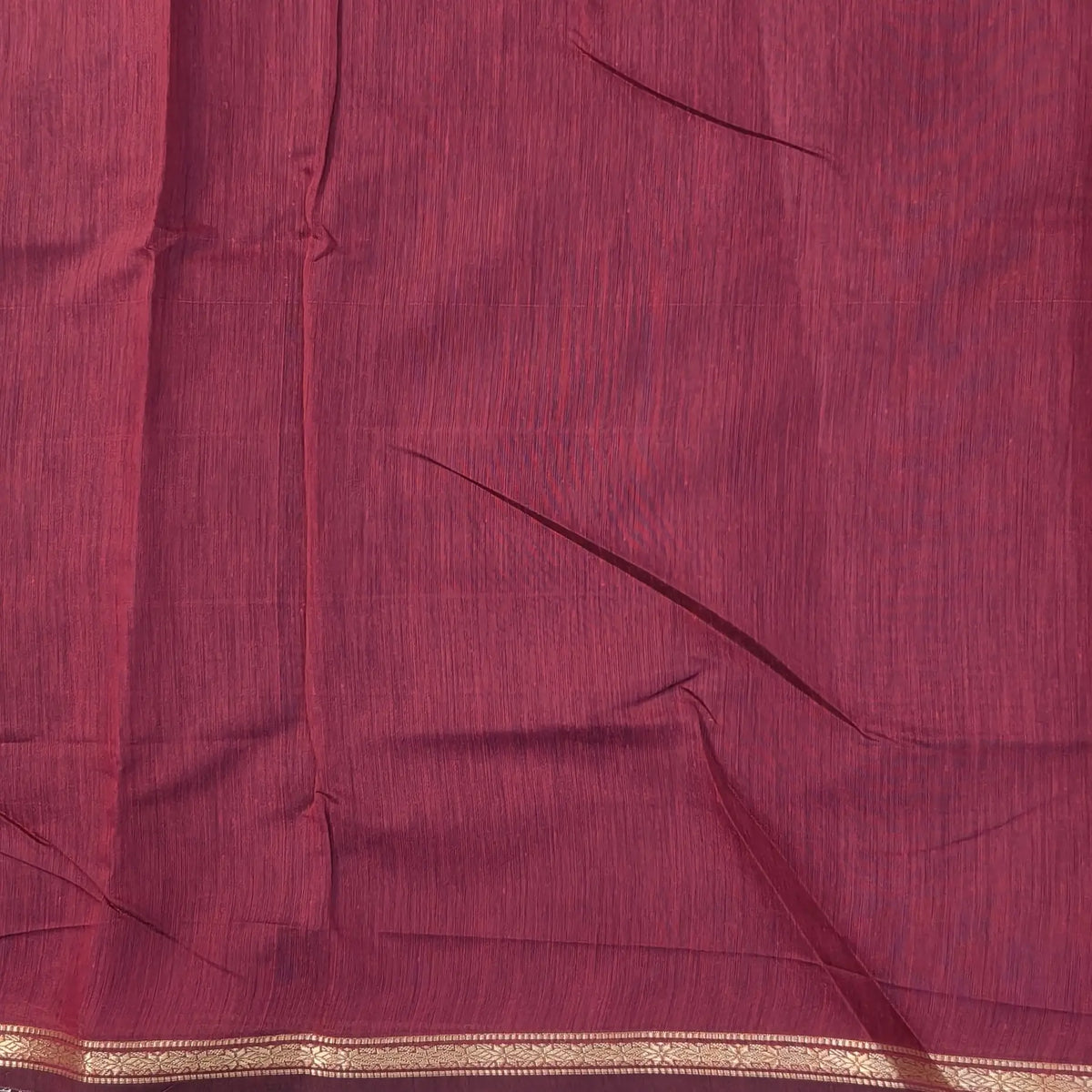 Dark purple and pink semi maheshwari silk cotton saree (thin, lightweight) zari woven borders and buttas all over, contrast pallu, plain running blouse with borders. NS358