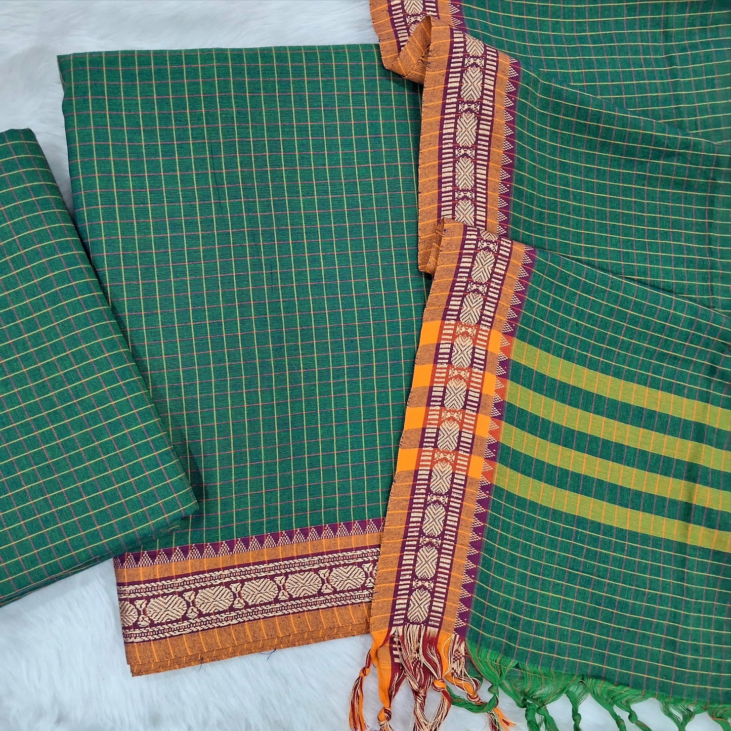 Dual shaded green mercerised handloom cotton unstitched salwar material, checked all over, double side borders (textured,Lining Needed) checked  handloom bottom, checked full length mercerized handloom cotton dupatta. MR262126