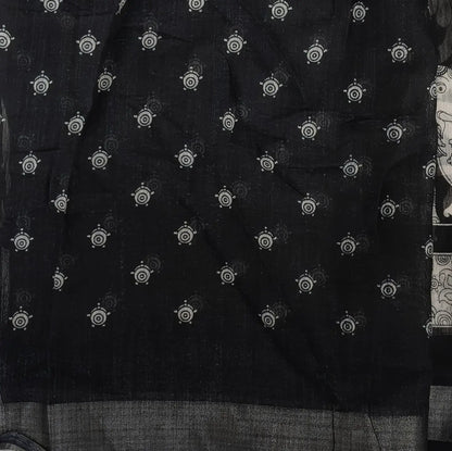 Black & white digital printed semi linen saree(lightweight,soft)with double side silver tissue borders, printed pallu and printed blouse with borders. NS116