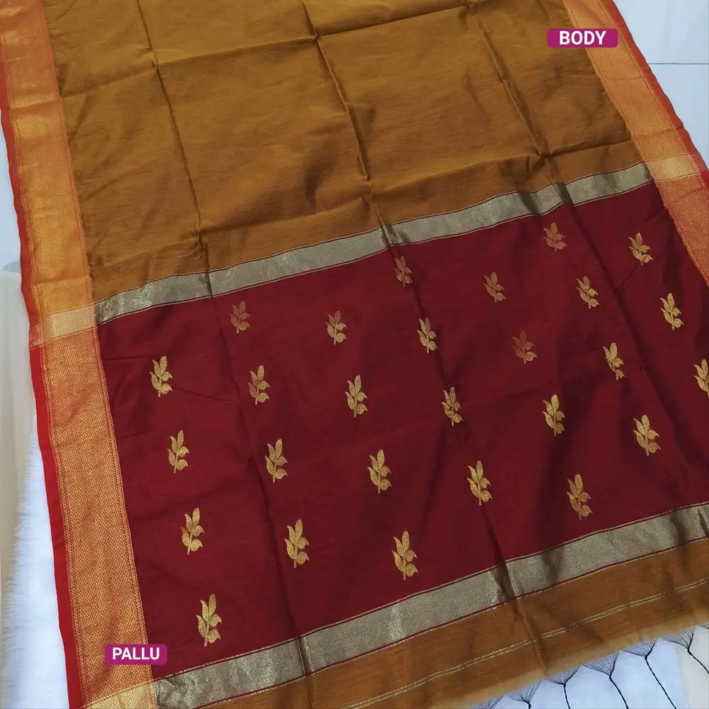Honey brown with reddish maroon Traditional zari woven silk cotton saree,Contrast double side borders, thread woven pallu, plain running blouse with borders. NS21